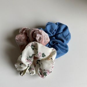 Aeropostale Scrunchies